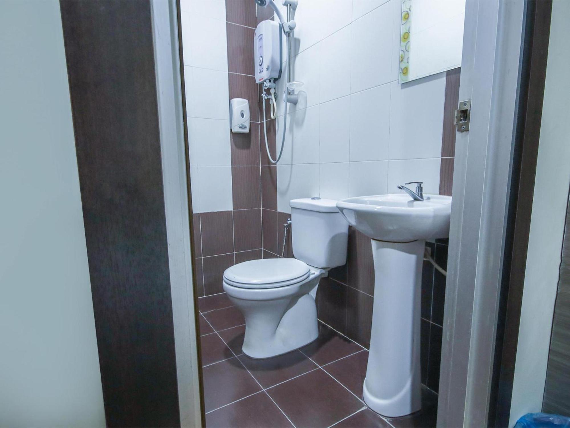 Capital O 812 Hotel Smc Seksyen 13 Shah Alam Ngoại thất bức ảnh