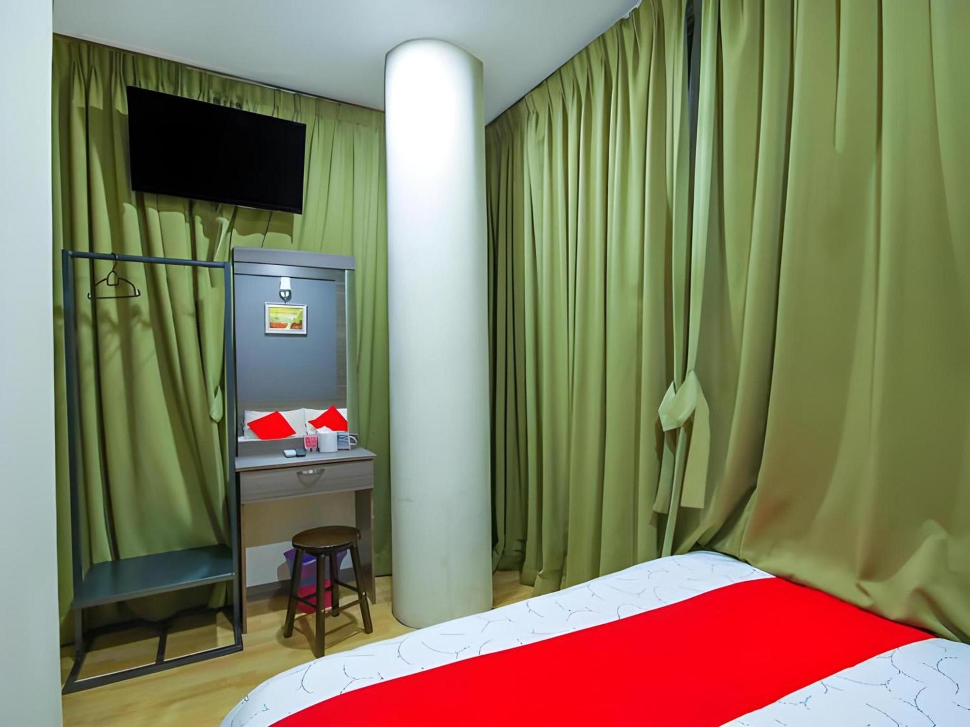 Capital O 812 Hotel Smc Seksyen 13 Shah Alam Ngoại thất bức ảnh